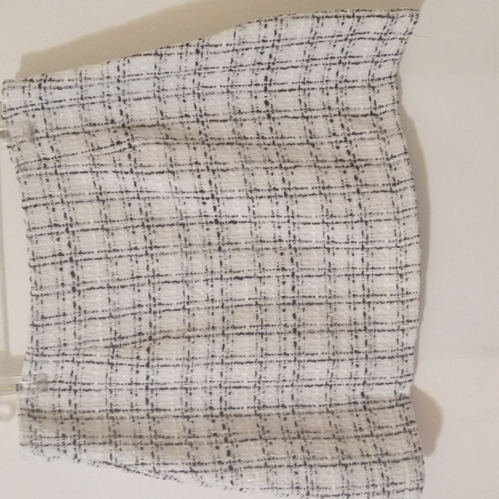 CUPSHE WOVEN WHITE AND BLACK PLAID MINI SKIRT SIZE LARGE NWT - Picture 6 of 10
